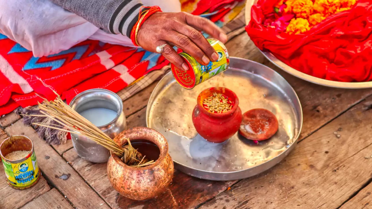 Deep daan preparation at Prayagraj during Kartik month