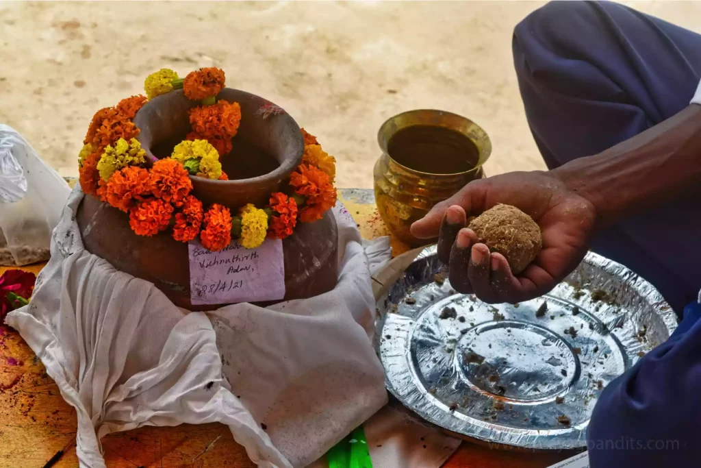 Asthi Visarjan in Prayagraj