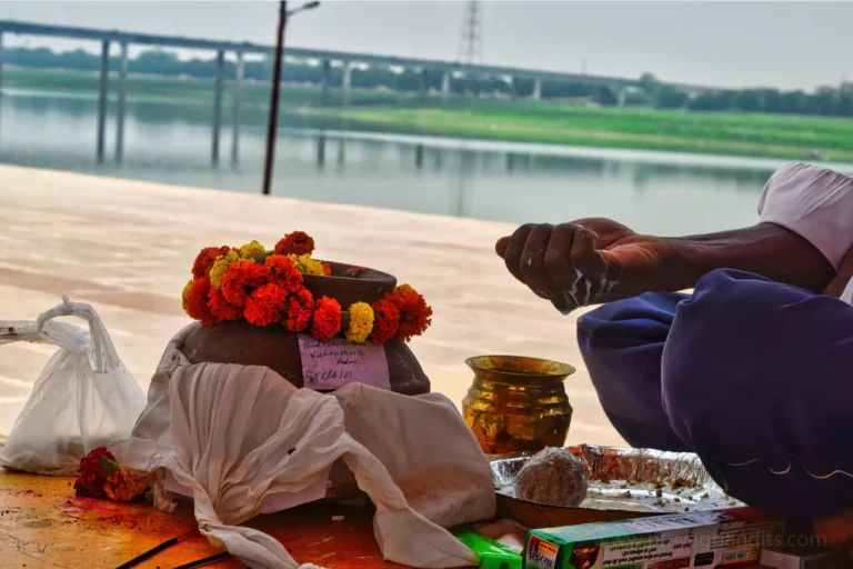 Asthi Visarjan in Prayagraj with Private Boat