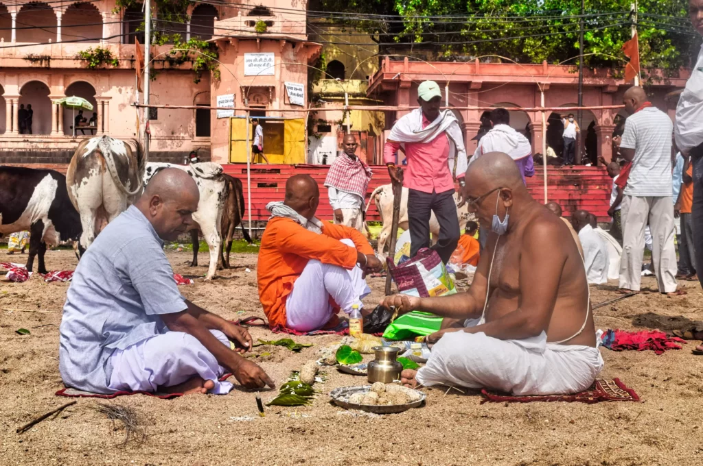 How much does a complete Pind Daan ceremony cost in India?