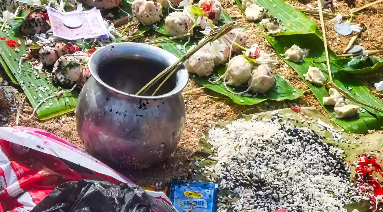 Shradh ceremony at the Ganga ghats, Varanasi