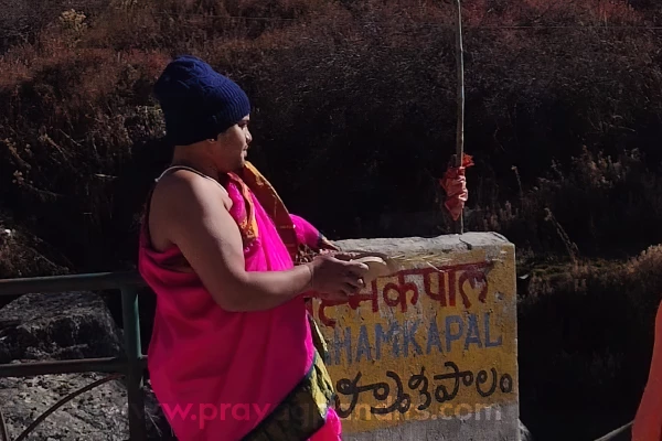Pilgrim at Brahma Kapal in Badrinath
