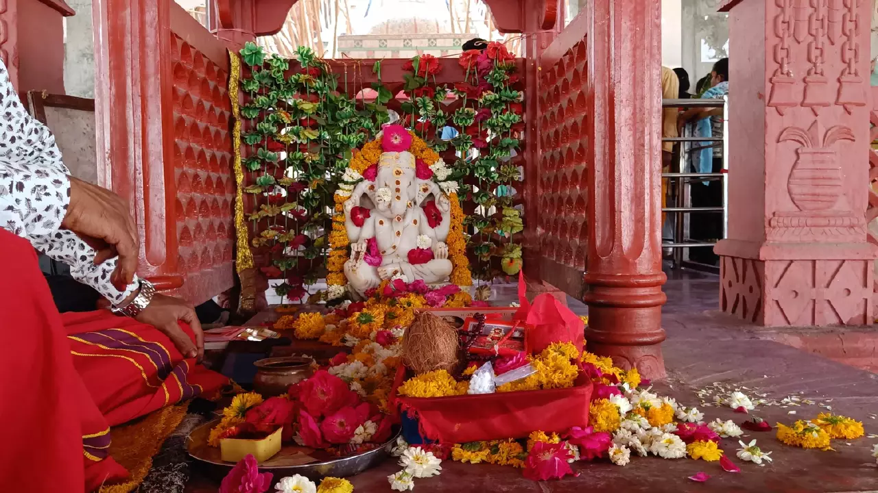 Worship inside Mangalnath Temple in Ujjain