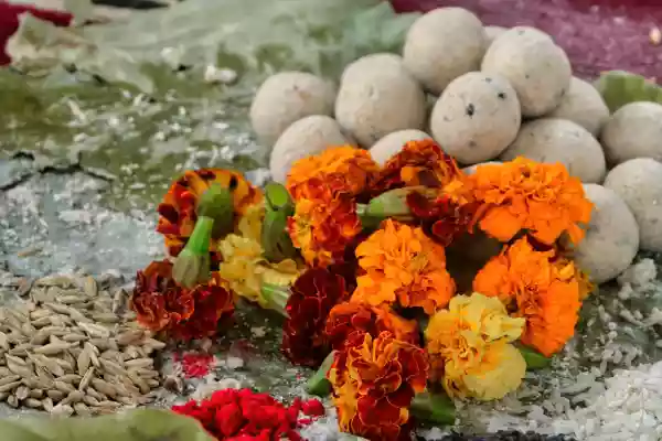 Pind daan in Prayagraj for two person