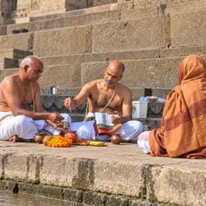 Person performing the asthi pooja at varanasi