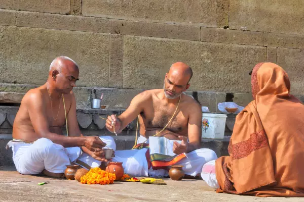 Step 5 — Performing the Asthi Visarjan Puja at the Ghat in Varanasi