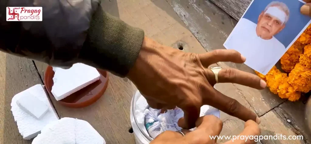Preparing the Asthi Kalash-Stepwise guide to do online asthi visarjan in varanasi