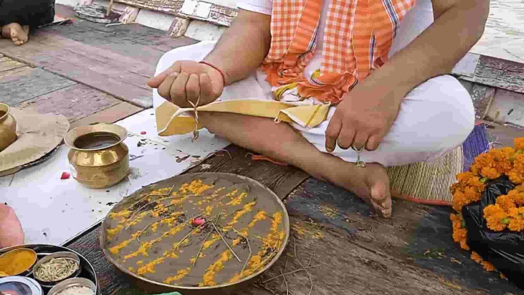 What are the main rituals involved in Shradh at the Triveni Sangam?