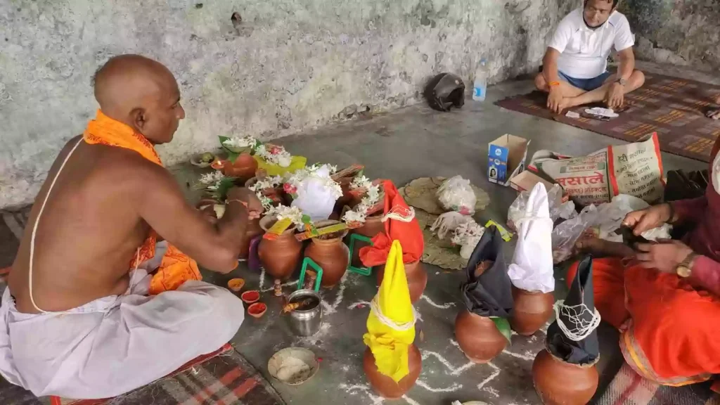 Can Narayan Bali Puja be performed online if I cannot travel to Prayagraj?
