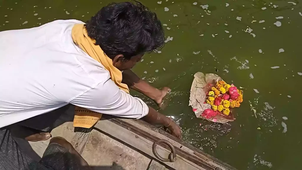How does one find a reliable Prayagwal Panda in Prayagraj?