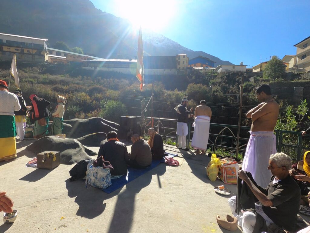What preparations should I make before coming to Badrinath for Tarpan?