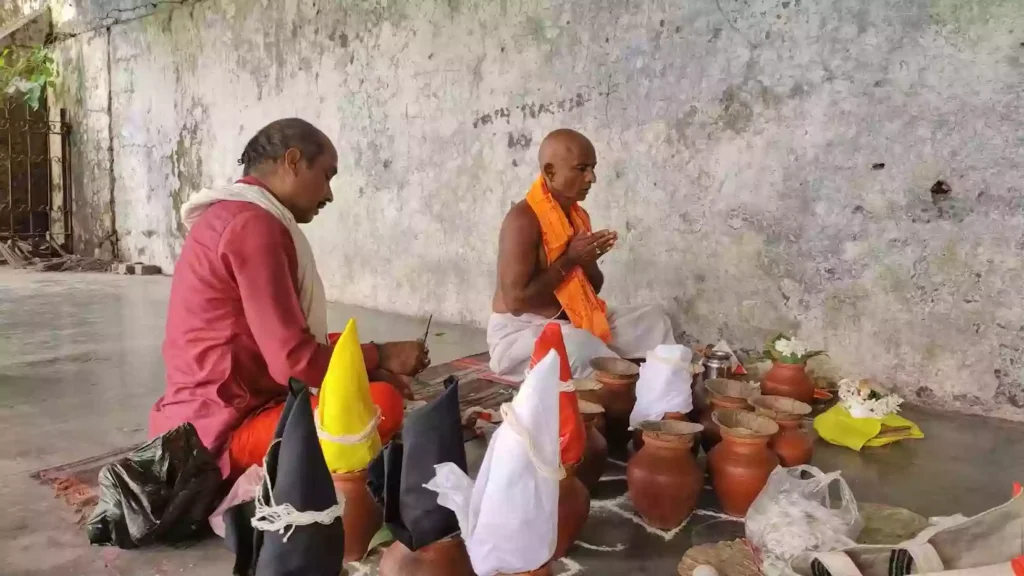 Why is Prayagraj a significant place to perform Narayan Bali Puja?