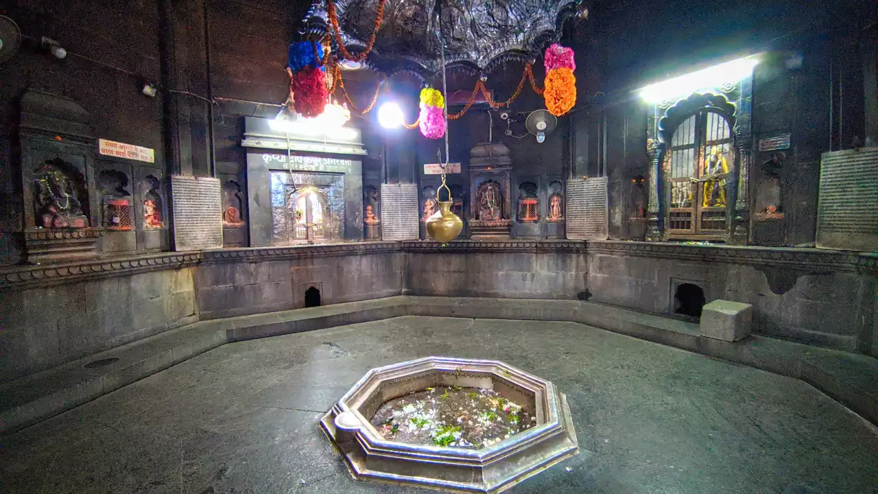 Vishnupad Temple for Pind Daan in Gaya from Singapore