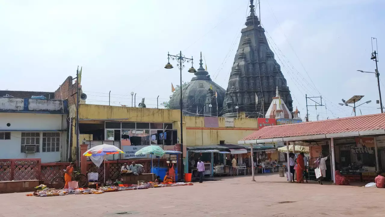 गया का विष्णुपद मंदिर जहाँ ओडिया परिवार पिंड दान करते हैं