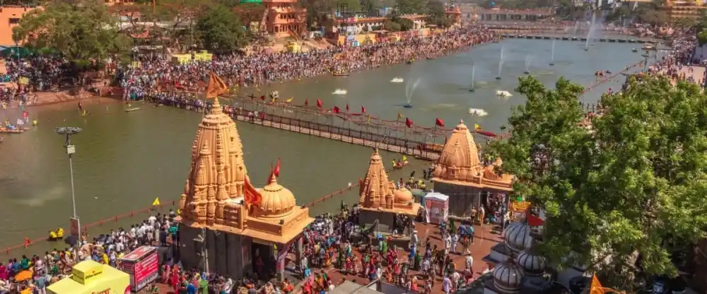 उज्जैन Kshipra ghat जहाँ कालसर्प दोष पूजा के पश्चात् अनुष्ठान-सामग्री का विसर्जन होता है